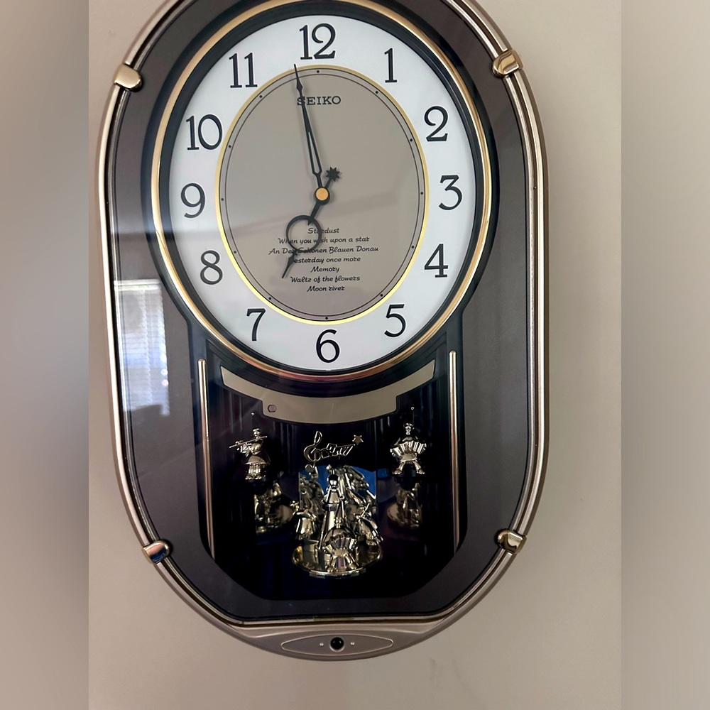 Seiko musical clock